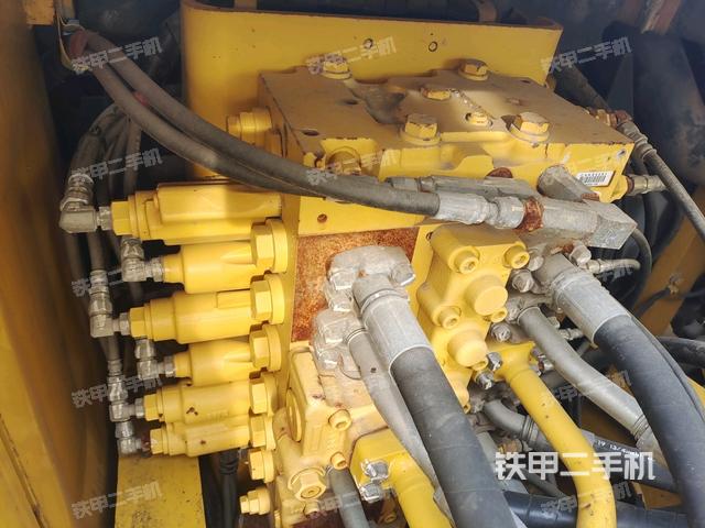 駕駛室頂部俯視（上車(chē)部件）