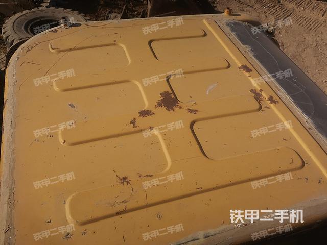 驾驶室顶部（整机外观）