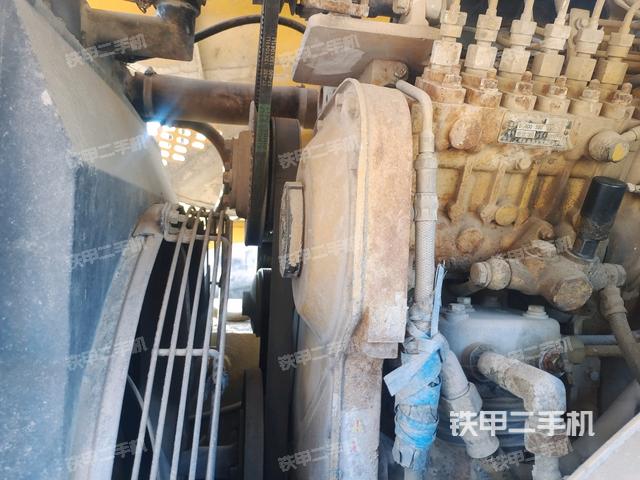 發(fā)動(dòng)機(jī)艙液壓泵全景（壓路機(jī)發(fā)動(dòng)機(jī)艙）