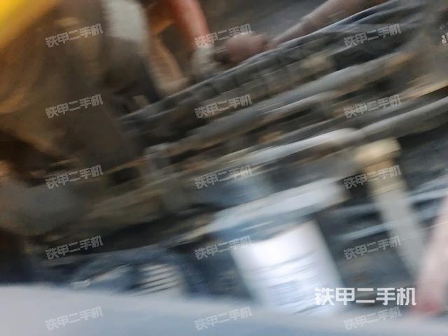 發(fā)動機艙全景（壓路機發(fā)動機艙）