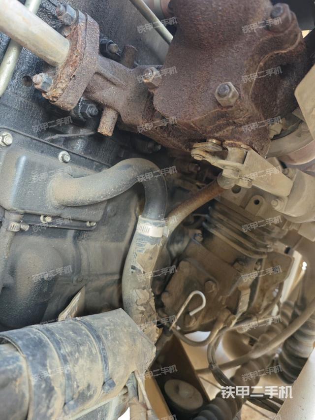 發(fā)動機左側(cè)（整機外觀及大件）