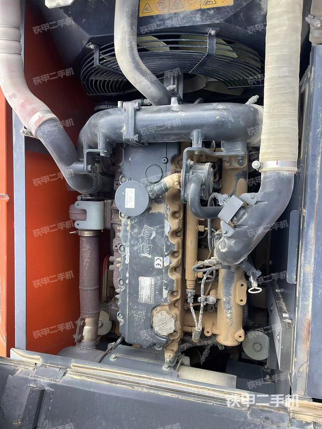 发动机室（上车部件）