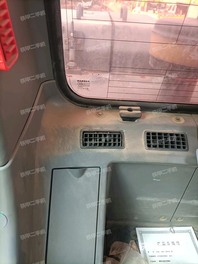 后窗玻璃角标（驾驶室部分）