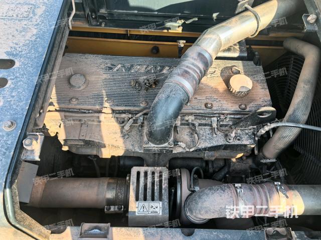 發(fā)動(dòng)機(jī)室（上車(chē)部件）