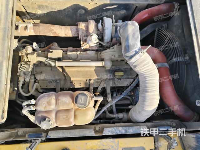 發(fā)動(dòng)機(jī)室（上車(chē)部件）