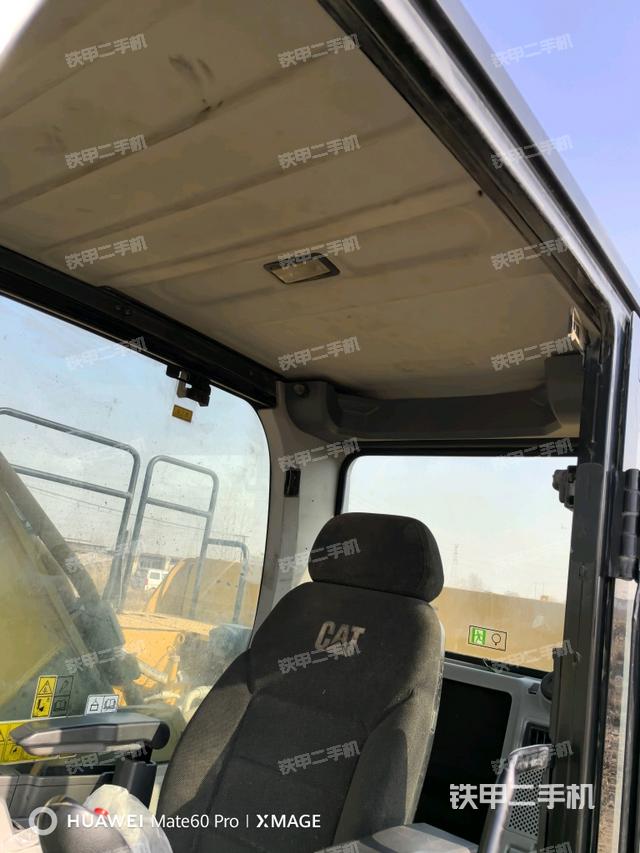 座椅右側(cè)控制臺(tái)/鑰匙門/油門/含右手柄（駕駛室部分）