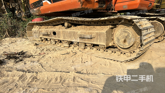 单侧履带整体（整机外观）