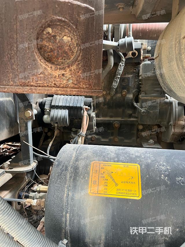 驾驶室整体（整机外观）