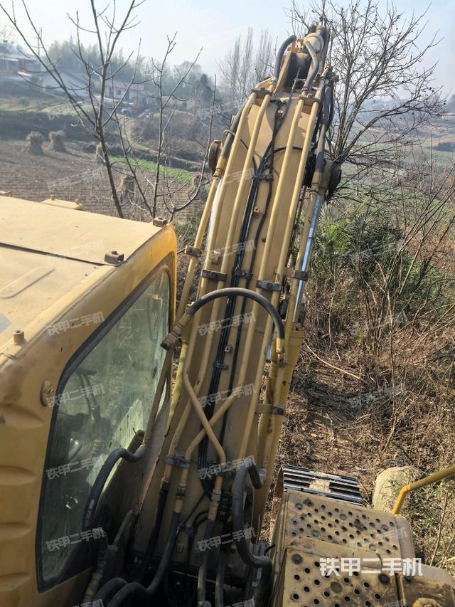 大臂背部俯視（工作和回轉(zhuǎn)裝置）