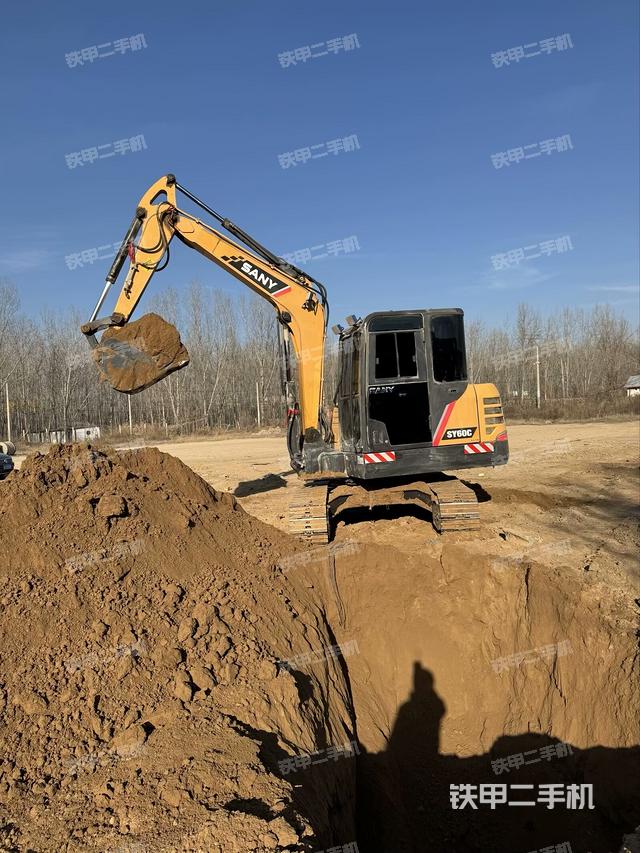 駕駛室整體（整機外觀）