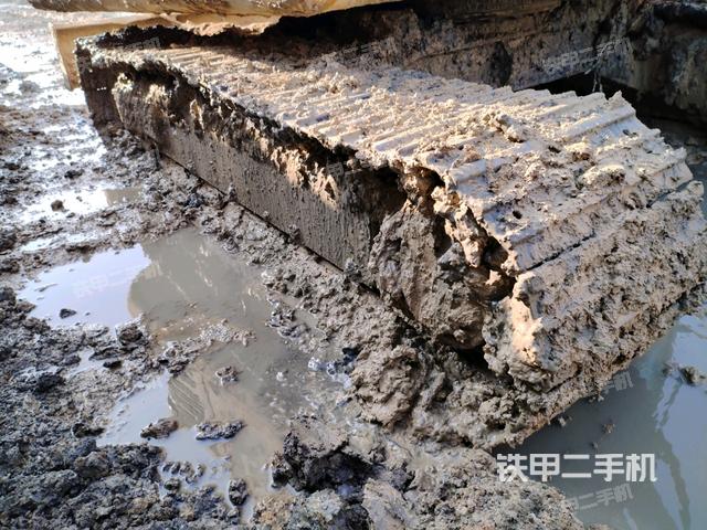 左側(cè)履帶整體?（行走機(jī)構(gòu)）