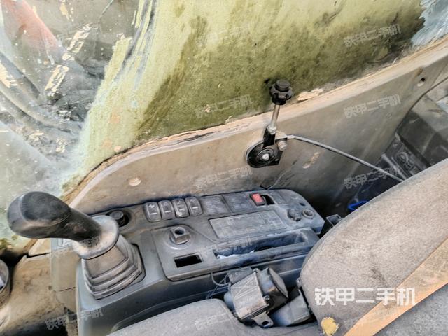 座椅右側(cè)控制臺/鑰匙門/油門/含右手柄（駕駛室部分）