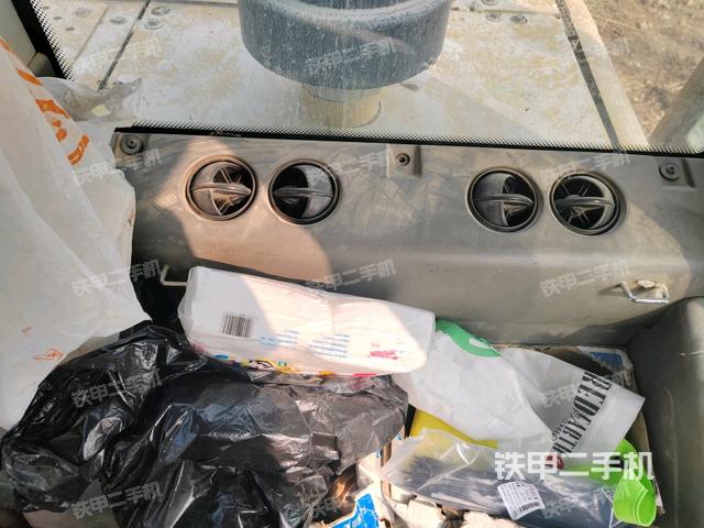 駕駛室左后45度(駕駛室部分) 駕駛室左后45度(駕駛室部分)