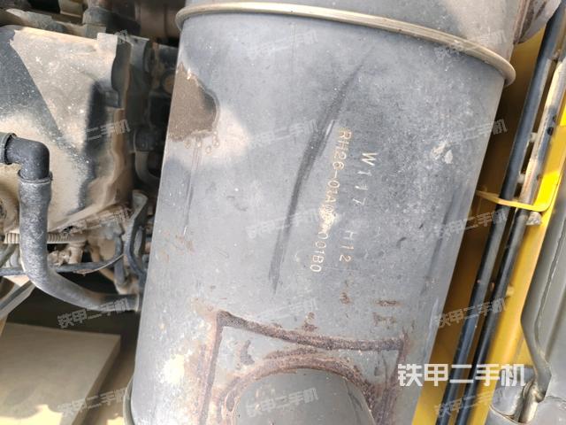 中央回轉(zhuǎn)接頭特寫(xiě)(上車(chē)部件) 中央回轉(zhuǎn)接頭特寫(xiě)(上車(chē)部件)