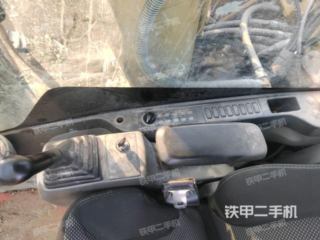 座椅左側(cè)控制臺(tái)/音響/含左手柄（駕駛室部分）