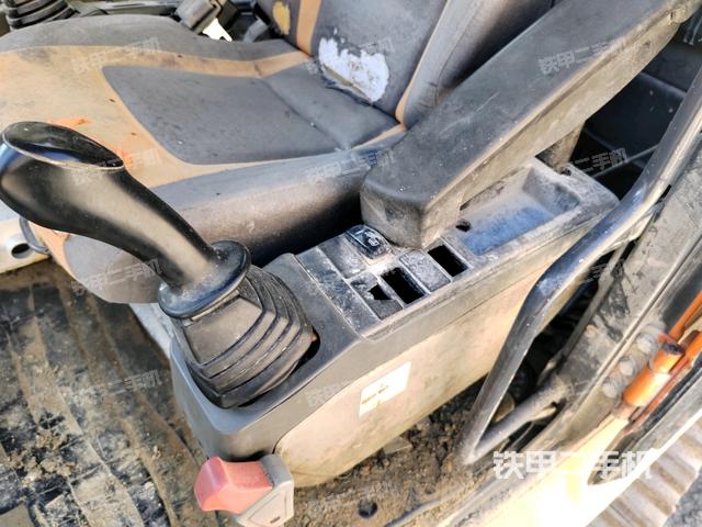 座椅左側(cè)控制臺/音響/含左手柄（駕駛室部分）