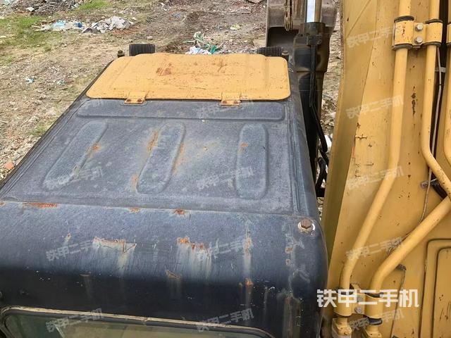 驾驶室顶部（整机外观）