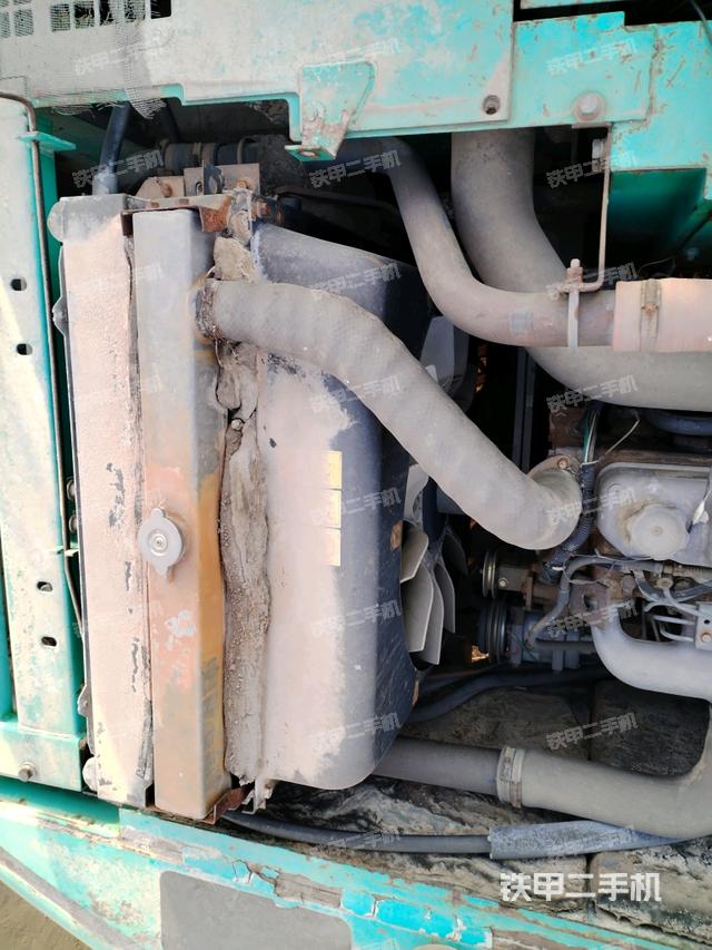 散熱器正面(大件艙室) 散熱器正面(大件艙室)