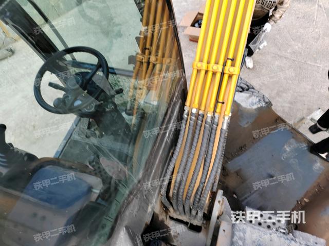 大臂背部俯視(工作和回轉(zhuǎn)裝置) 大臂背部俯視(工作和回轉(zhuǎn)裝置)