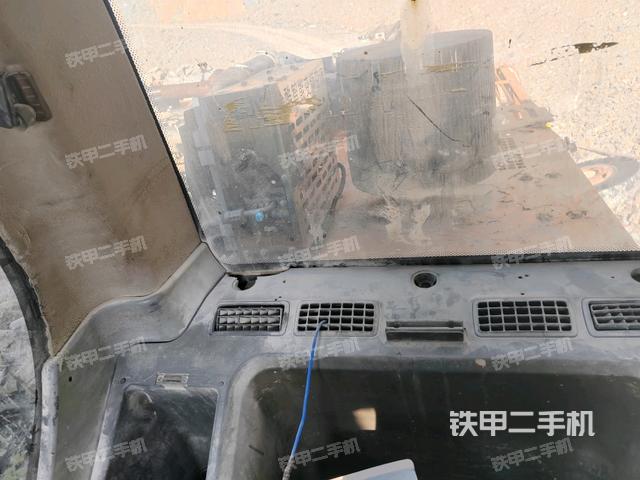 駕駛室左后45度(駕駛室部分) 駕駛室左后45度(駕駛室部分)