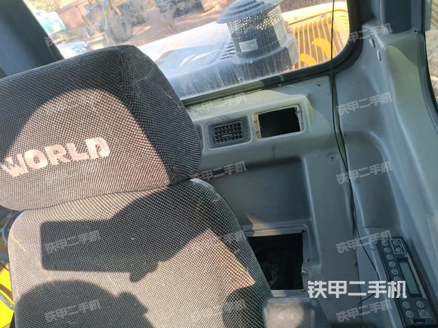 后窗玻璃角標（駕駛室部分）