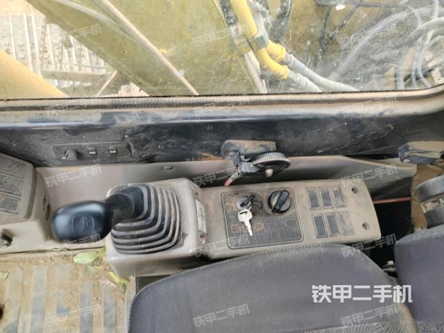 座椅后部(駕駛室部分) 座椅后部(駕駛室部分)