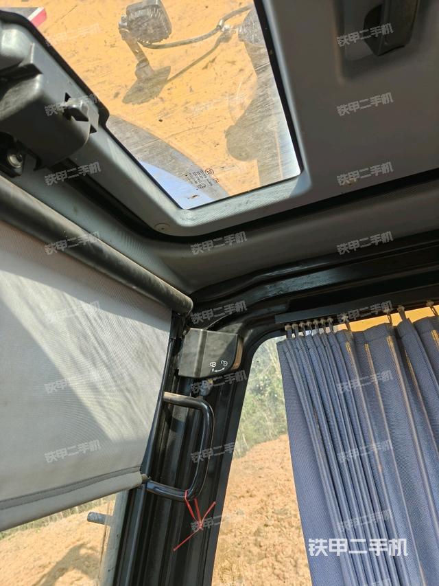 座椅左側(cè)控制臺/音響/含左手柄（駕駛室部分）