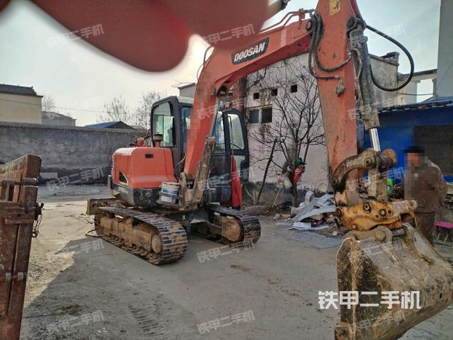 右前45(整機(jī)外觀) 右前45(整機(jī)外觀)