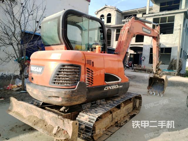 右后45(整機(jī)外觀) 右后45(整機(jī)外觀)