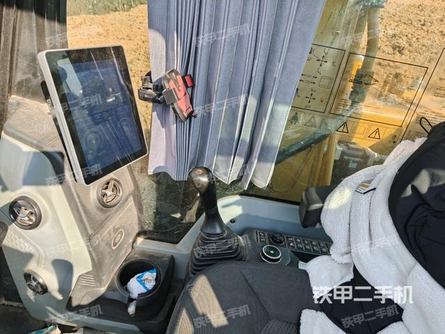 左后方玻璃角標(biāo)（駕駛室部分）