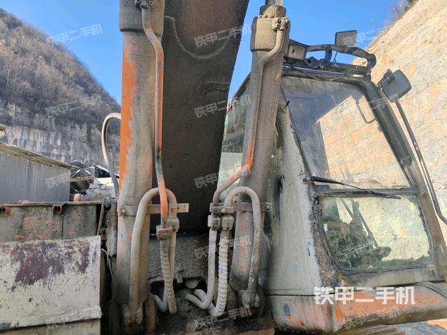 大臂油缸整體?豎拍（工作和回轉(zhuǎn)裝置）