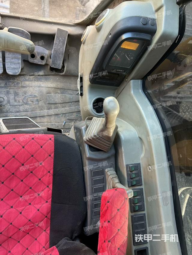 駕駛室頂部（整機(jī)外觀）