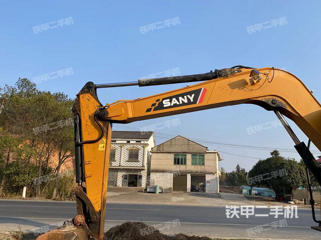 鏟斗右后整體（工作和回轉(zhuǎn)裝置）