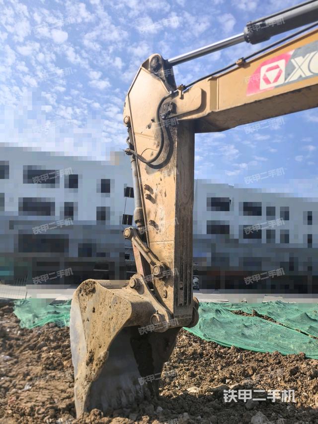 小臂整體左后(工作和回轉(zhuǎn)裝置) 小臂整體左后(工作和回轉(zhuǎn)裝置)