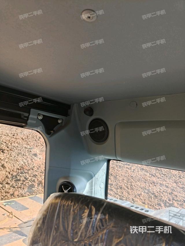 座椅右側(cè)控制臺/鑰匙門/油門/含右手柄（駕駛室部分）