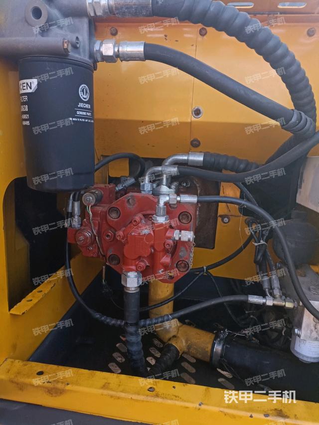 液壓泵斜45?左（大件艙室）