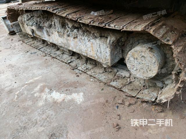 左側(cè)履帶整體?(行走機(jī)構(gòu)) 左側(cè)履帶整體?(行走機(jī)構(gòu))
