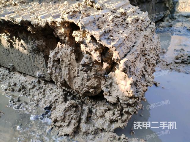 左驅(qū)動(dòng)輪（行走機(jī)構(gòu)）