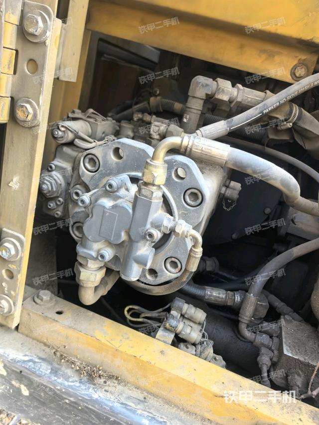 液壓泵斜45?左（大件艙室）