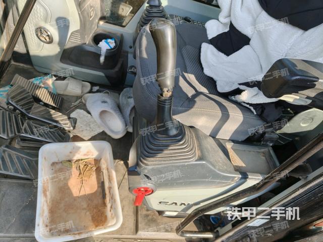 右側(cè)玻璃角標(biāo)（駕駛室部分）