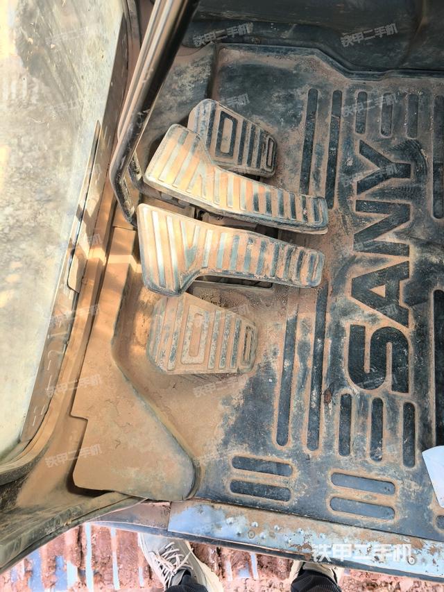 右側(cè)玻璃角標(biāo)（駕駛室部分）