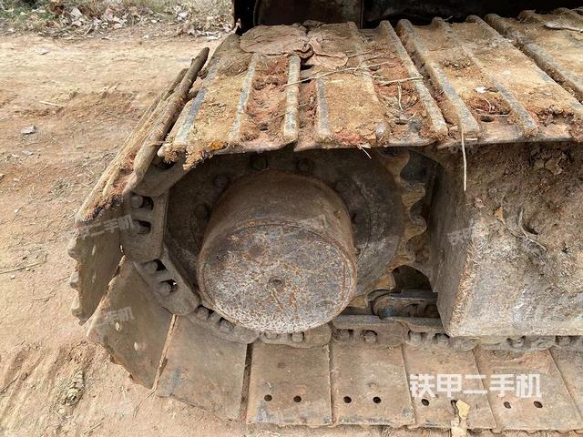 右側(cè)履帶整體?（行走機(jī)構(gòu)）