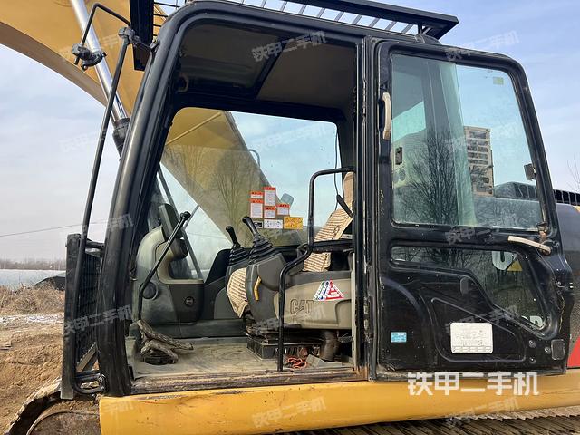 駕駛室整體（整機(jī)外觀）