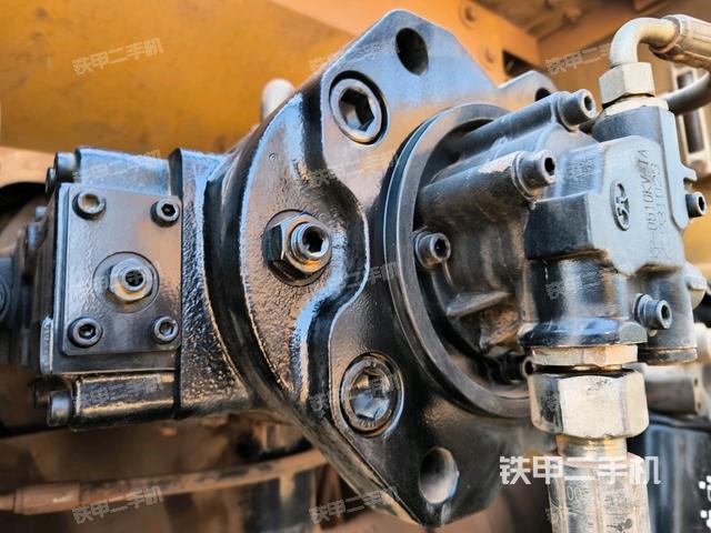 液壓泵斜45?左（大件艙室）