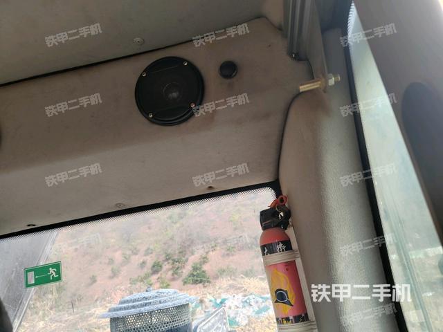 左后方玻璃角標(biāo)(駕駛室部分) 左后方玻璃角標(biāo)(駕駛室部分)