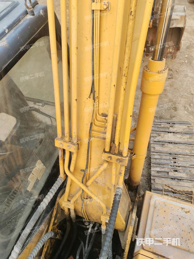 大臂背部俯視（工作和回轉(zhuǎn)裝置）