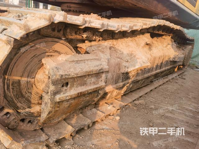 左側(cè)履帶整體?(行走機(jī)構(gòu)) 左側(cè)履帶整體?(行走機(jī)構(gòu))
