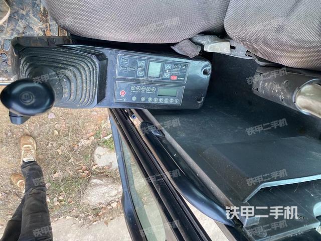 ?駕駛室正側(cè)（駕駛室部分）