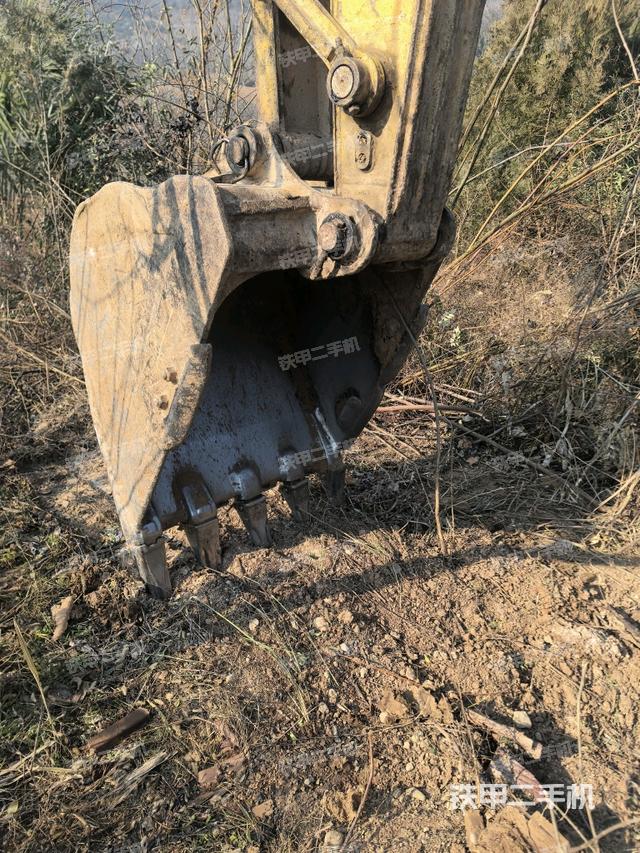 鏟斗右后整體（工作和回轉(zhuǎn)裝置）