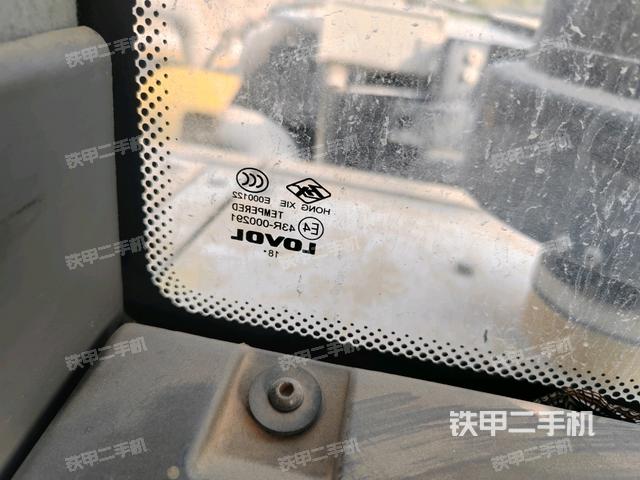 駕駛室左前45度(駕駛室部分) 駕駛室左前45度(駕駛室部分)